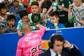 Afición en el Estadio Corona @tar.mx