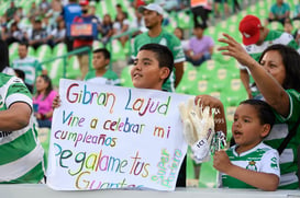 Aficiòn en el Estadio Corona @tar.mx