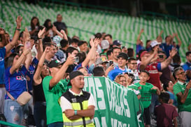 Afición en el Estadio Corona @tar.mx