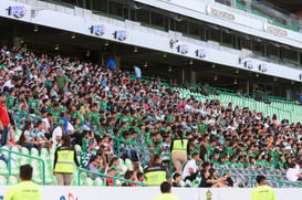 afición en el Estadio Corona @tar.mx