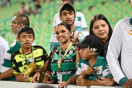 afición en el Estadio Corona @tar.mx