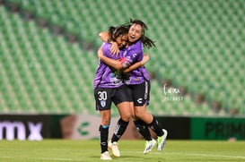 festejo de gol Pachuca, Verónica Corral, Esbeydi Salazar @tar.mx