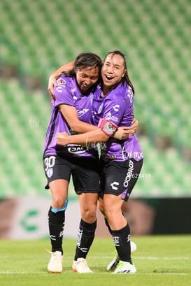 festejo de gol Pachuca, Verónica Corral, Esbeydi Salazar @tar.mx