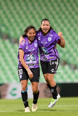 festejo de gol Pachuca, Verónica Corral, Esbeydi Salazar @tar.mx