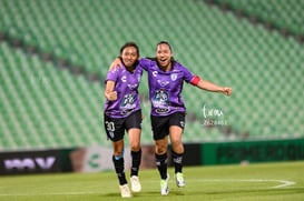 festejo de gol Pachuca, Verónica Corral, Esbeydi Salazar @tar.mx