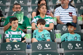 afición en el Estadio Corona @tar.mx