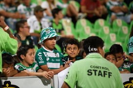 afición en el Estadio Corona @tar.mx