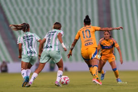 Kimberli Gómez, Jennifer Hermoso, Havi Ibarra @tar.mx