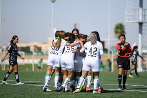 Festejo de gol de Britany Hernandez, Britany Hernández