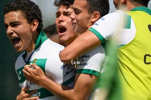 Galería de fotos: Celebran gol de Ronaldo Rubio, Ronaldo Rubio