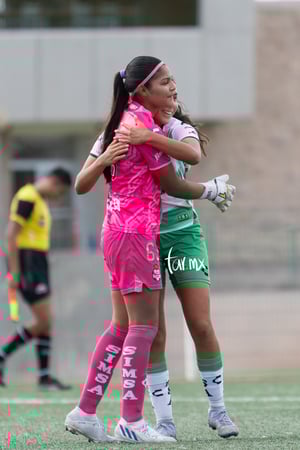 Frida Cussin, Arlett Casas