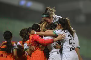 festejo gol de Peraza, Cinthya Peraza