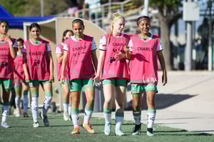 Alexa Ostos, Yolanda Lira