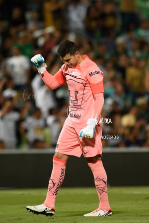 celebra gol , Julio González
