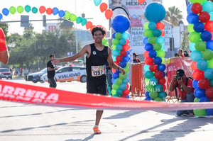 Roberto Aguilar, campeon 5K