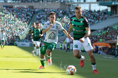 Fernando Navarro Morán,  Jonathan cabecita Rodríguez » Santos vs Leon jornada 9 apertura 2018