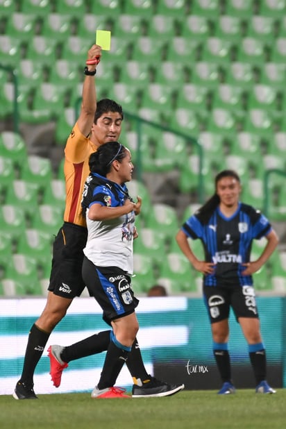 Andrea Romero, tarjeta amarilla » Santos vs Querétaro J14 C2019 Liga MX Femenil