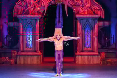 acróbatas, fuerza » The Vampire Circus