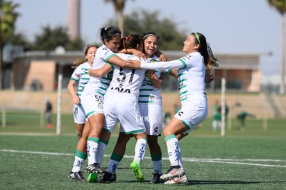 foto Festejo de gol de Britany Hernandez, Britany Hernández