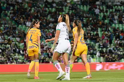 Alexia Villanueva, Greta Espinoza, Jana Gutiérrez » Santos vs Tigres J17 A2021 Liga MX femenil