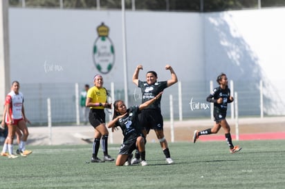 festejo gol, Jennifer Escareño, Britany Hernández » Santos Laguna vs Chivas Guadalajara sub 19