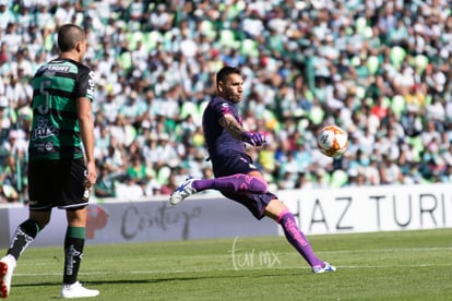 despeje, Jonathan Orozco | Santos vs Leon jornada 9 apertura 2018