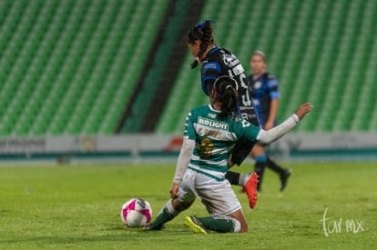 Yahaira Flores
#8
Medio Ofensivo | Santos vs Querétaro jornada 14 apertura 2018 femenil