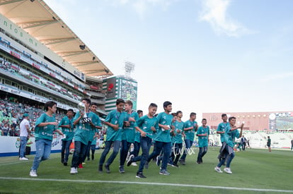 Campeones Sub 13, vuelta olímpica | Campeones de la Sub 13 Santos