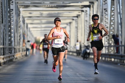 Berenice, puntera en el puente | Fotos del Maratón Lala 2019