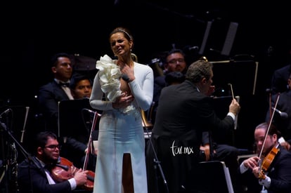 Virginia Tola | Plácido Domingo le canta a Torreón