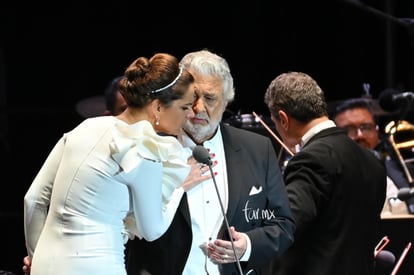 Virginia Tola | Plácido Domingo le canta a Torreón