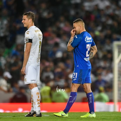 Jonathan Rodríguez, Julio Furch | Santos vs Cruz Azul jornada 18 apertura 2019 Liga MX