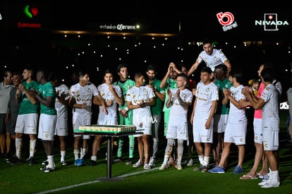 Pastel décimo aniversario del Estadio Corona | Santos vs Cruz Azul jornada 18 apertura 2019 Liga MX