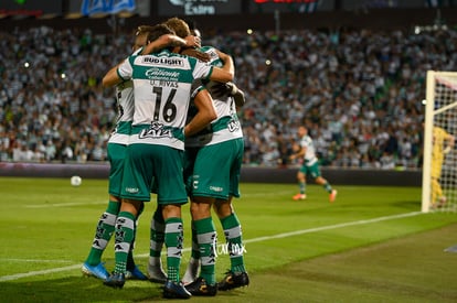 festejo del penal cobrado por Furch, Julio Furch | Santos vs Pachuca jornada 9 apertura 2019 Liga MX