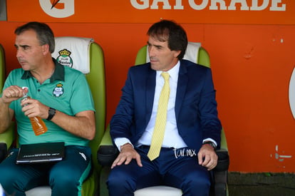 Guillermo Almada DT | Santos vs Pumas C2019