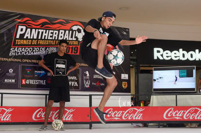 Adrian Ornelas adrian_wrs_crew | Torneo de freestyle y street futbol, Panther Ball 2019