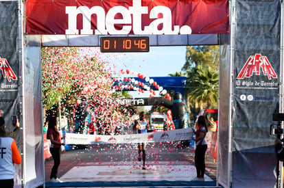 Robert Kiprotich Letting (Kenia) 1:10:47 | 21K y 5K El Siglo de Torreón