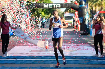 Robert Kiprotich Letting (Kenia) 1:10:47 | 21K y 5K El Siglo de Torreón