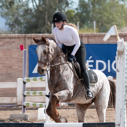 Ámbar Lozano | Concurso de salto Las Brisas