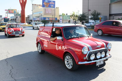 minis | Desfile autos Torreón