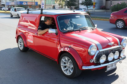 minis | Desfile autos Torreón