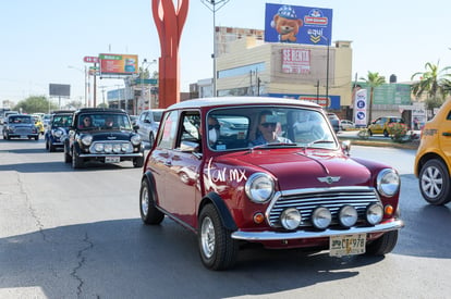 minis | Desfile autos Torreón