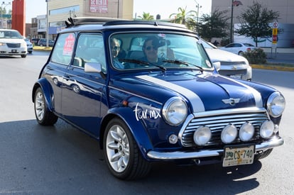 minis | Desfile autos Torreón