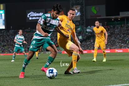 Eduardo Aguirre, Jesús Dueñas | Santos vs Tigres J6 C2020 Liga MX