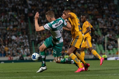 Julio Furch, Luis Quiñones | Santos vs Tigres J6 C2020 Liga MX