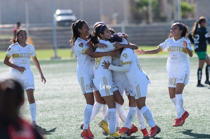 Festejo de gol de Deiry Ramírez Tigres | Santos Tigres femenil sub17