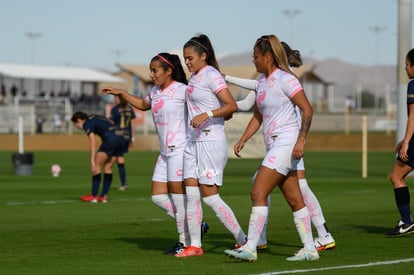 festejo de gol de Cinthya Peraza, Cinthya Peraza, Alexxandra | Santos vs Pumas J13 A2021 Liga MX femenil