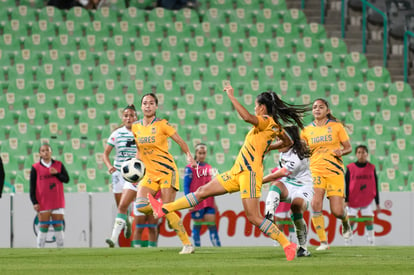 Cinthya Peraza | Santos vs Tigres J17 A2021 Liga MX femenil