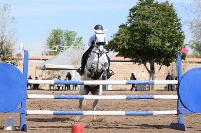 Ma. Teresa Anaya | Salto ecuestre Las Brisas