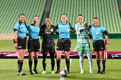 capitanas, Miriam Castillo, Alexxandra Ramírez | Santos Laguna vs Bravas FC Juárez